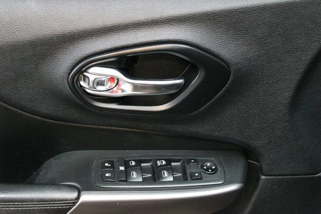 2019 Jeep Cherokee Sport