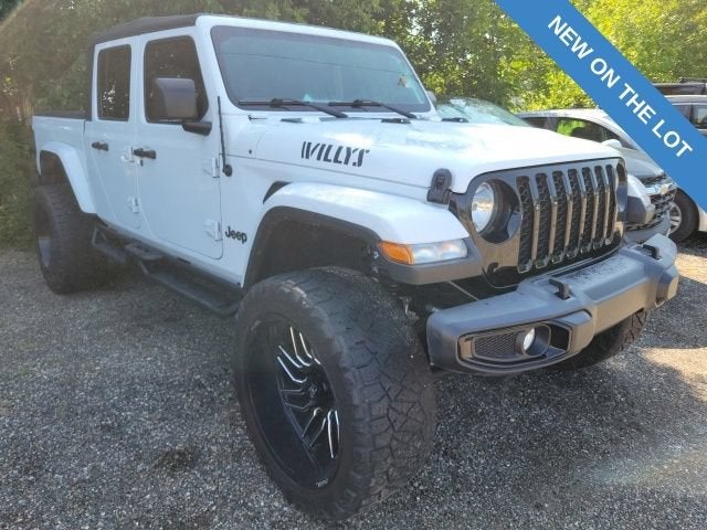 2022 Jeep Gladiator Willys Sport 4WD photo