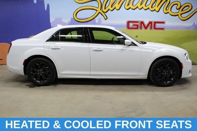 2022 Chrysler 300 Touring L