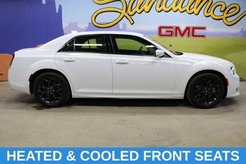 2022 Chrysler 300 Touring L