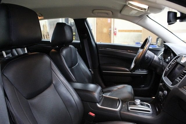 2022 Chrysler 300 Touring L