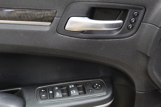 2022 Chrysler 300 Touring L
