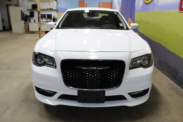 2022 Chrysler 300 Touring L