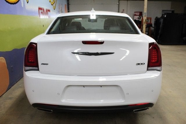 2022 Chrysler 300 Touring L