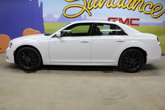 2022 Chrysler 300 Touring L