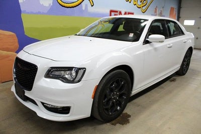 2022 Chrysler 300 Touring L