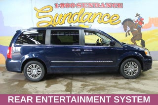2016 Chrysler Town &amp; Country Touring-L
