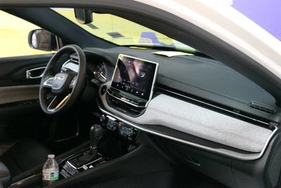 2023 Jeep Compass Latitude Lux FWD