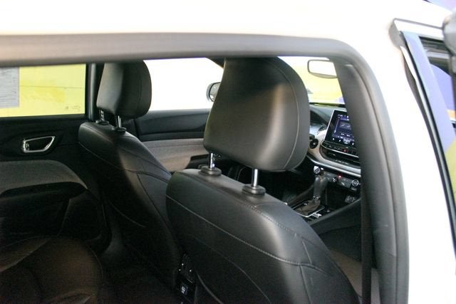 2023 Jeep Compass Latitude Lux FWD