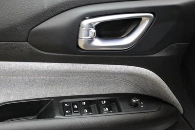 2023 Jeep Compass Latitude Lux FWD