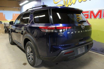 2025 Nissan Pathfinder SV