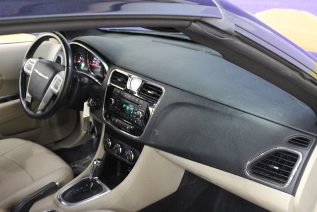 2012 Chrysler 200 Limited