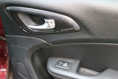 2016 Chrysler 200 S