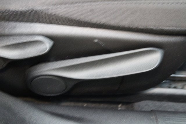 2016 Chrysler 200 LX