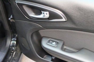 2016 Chrysler 200 LX