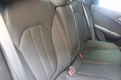 2016 Chrysler 200 LX