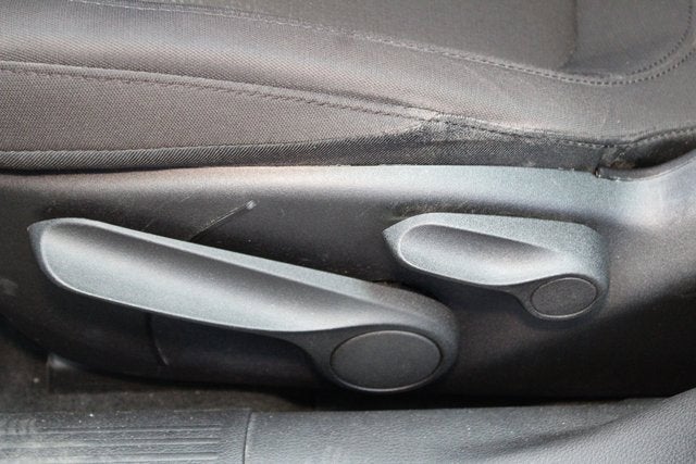 2016 Chrysler 200 LX