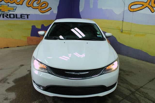 2016 Chrysler 200 LX