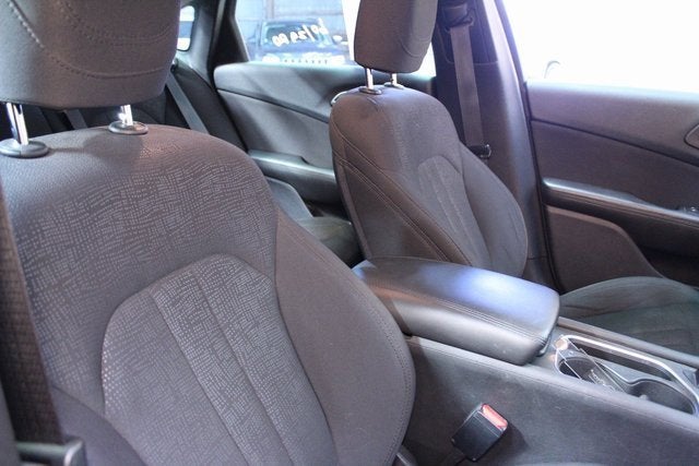 2016 Chrysler 200 LX