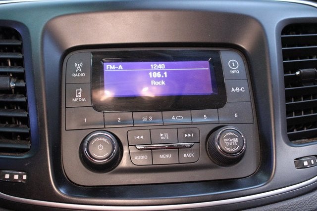 2016 Chrysler 200 LX