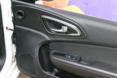 2016 Chrysler 200 LX