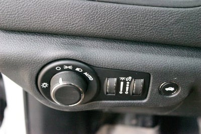 2016 Chrysler 200 LX