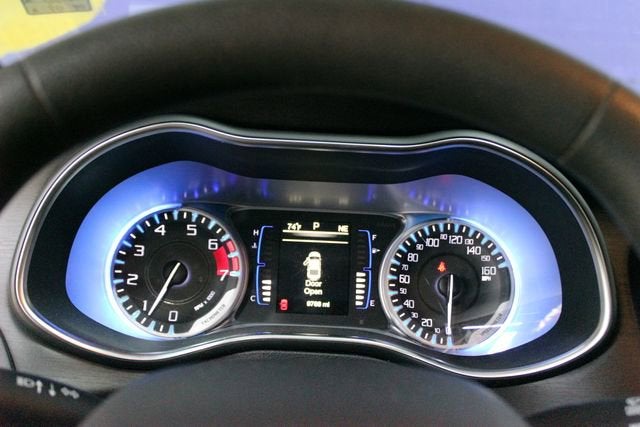 2016 Chrysler 200 LX