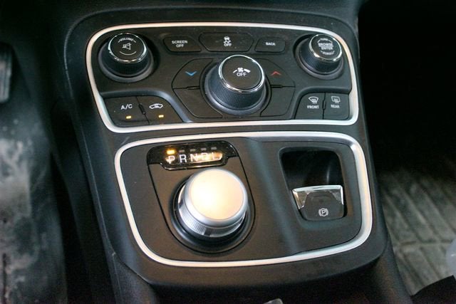 2016 Chrysler 200 LX