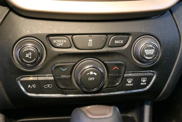 2017 Jeep Cherokee Sport