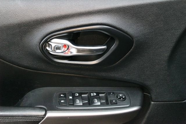 2019 Jeep Cherokee Sport