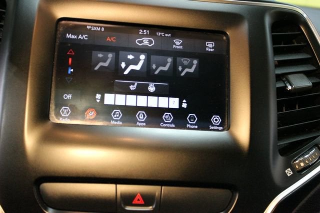 2019 Jeep Cherokee Sport