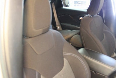 2019 Jeep Cherokee Sport