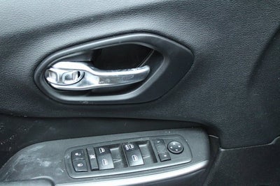 2019 Jeep Cherokee Sport