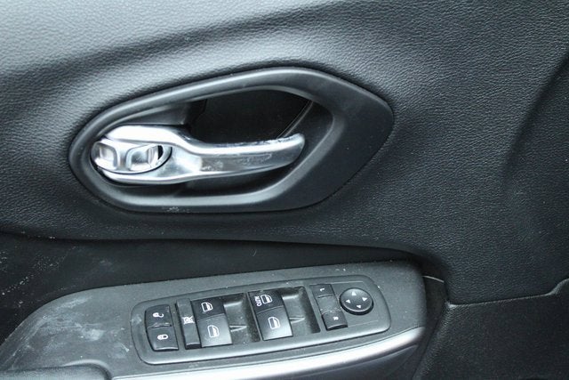 2019 Jeep Cherokee Sport