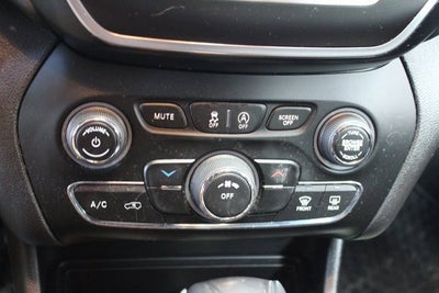 2019 Jeep Cherokee Sport