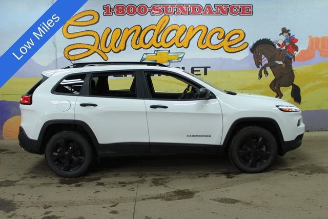 2017 Jeep Cherokee Sport