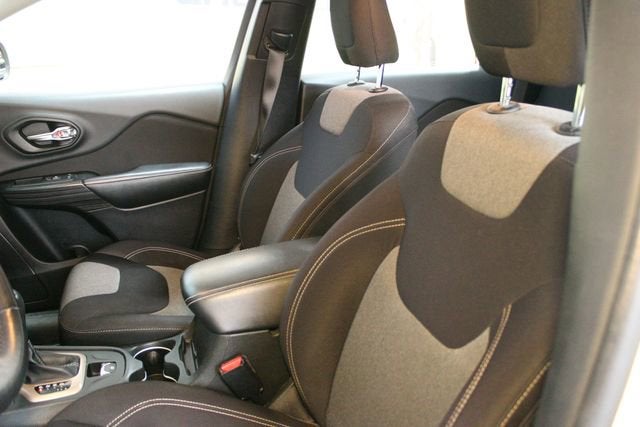 2014 Jeep Cherokee Sport