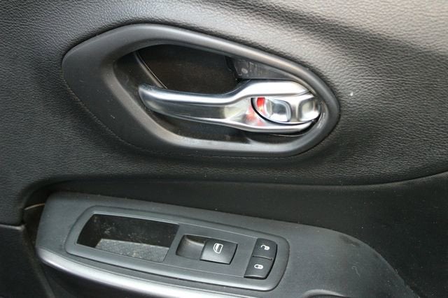 2019 Jeep Cherokee Sport