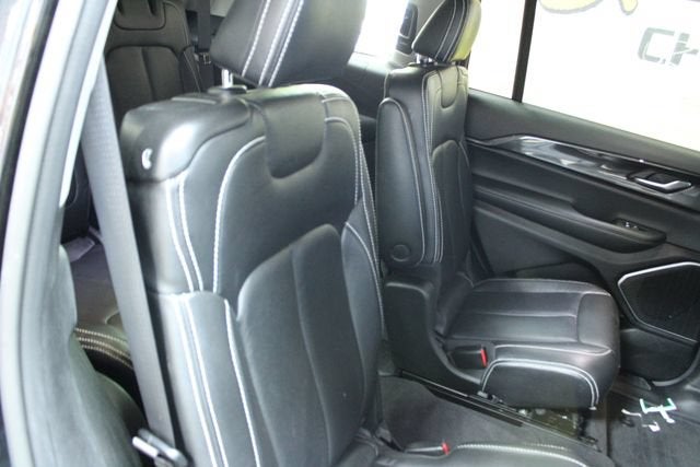 2022 Jeep Grand Cherokee L Laredo