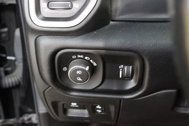 2020 RAM 1500 Big Horn Quad Cab 4x2 6'4" Box