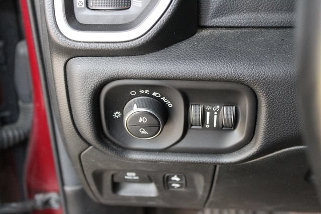 2019 RAM 1500 Big Horn/Lone Star Crew Cab 4x4 5'7" Box
