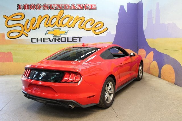 2022 Ford Mustang EcoBoost