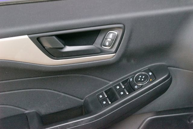 2022 Ford Escape SE Hybrid