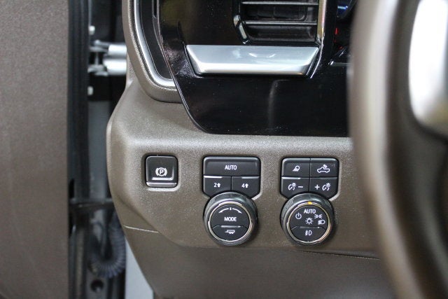 2025 Chevrolet Silverado 1500 LTZ - Photo 15