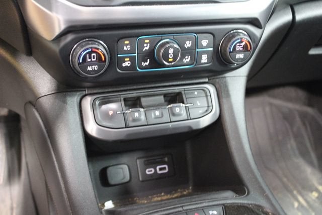 2021 GMC Acadia AT4