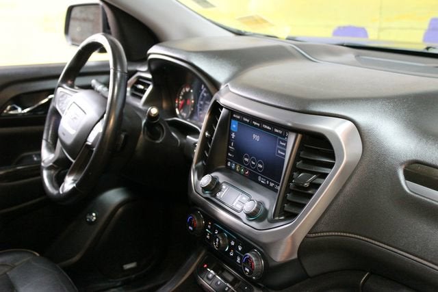 2022 GMC Acadia AT4