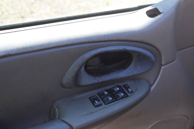 2002 Chevrolet Trailblazer LS