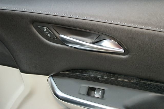 2021 Cadillac XT4 Premium Luxury