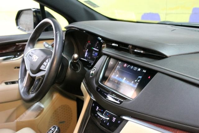 2017 Cadillac XT5 Luxury FWD