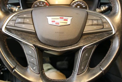 2022 Cadillac XT5 Premium Luxury